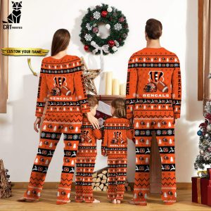 Personalized Cincinnati Bengals Christmas And Sport Team Orange Logo Design Pajamas Set Family